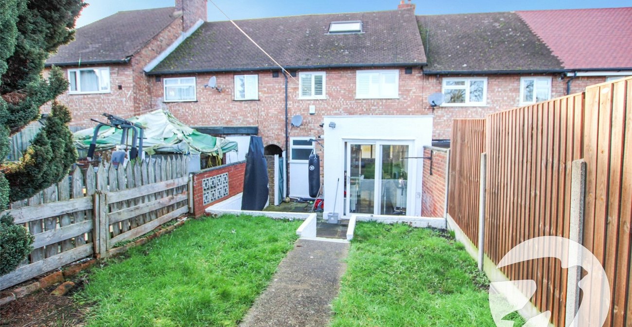 4 bedroom house for sale in London | Robinson Jackson