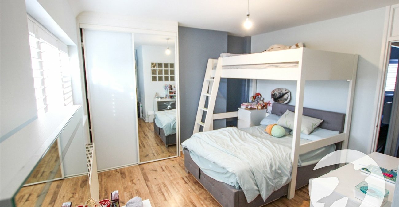 4 bedroom house for sale in London | Robinson Jackson