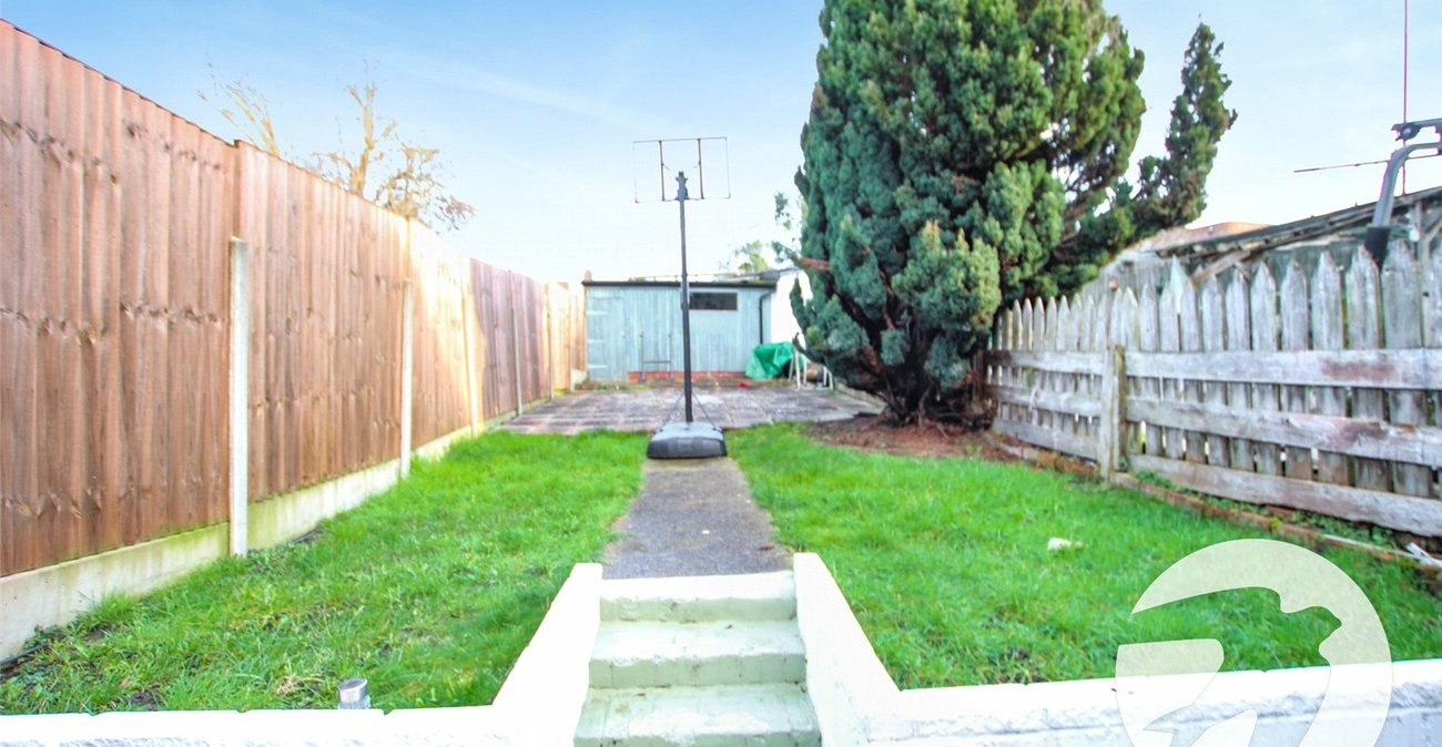 4 bedroom house for sale in London | Robinson Jackson