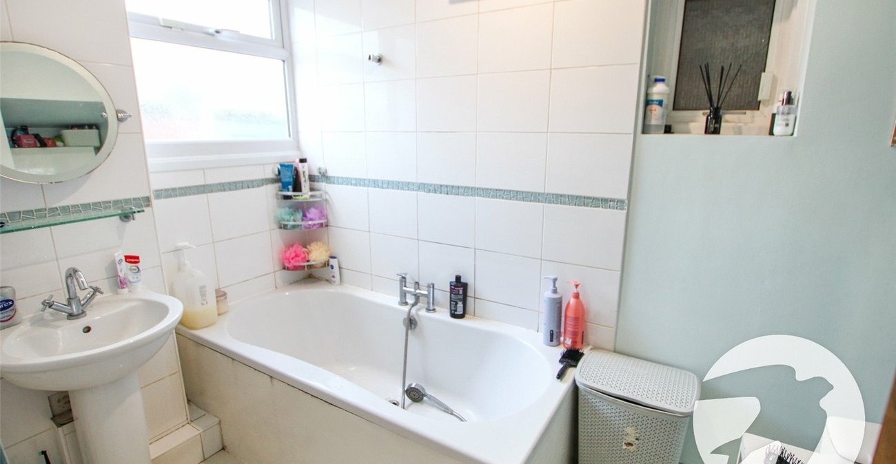 4 bedroom house for sale in London | Robinson Jackson