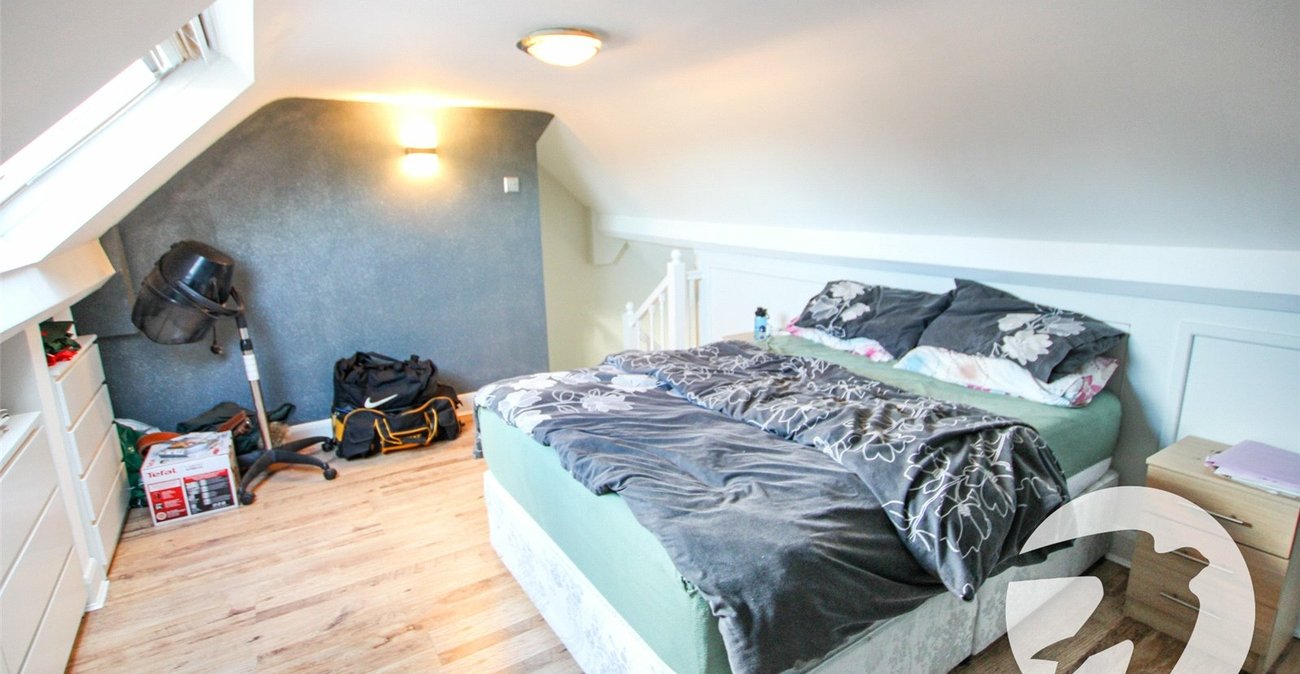 4 bedroom house for sale in London | Robinson Jackson