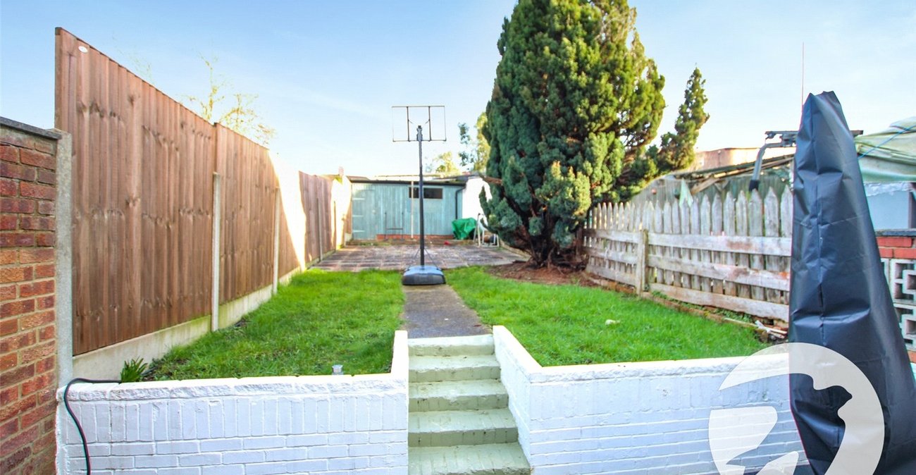 4 bedroom house for sale in London | Robinson Jackson