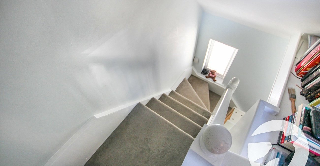 4 bedroom house for sale in London | Robinson Jackson