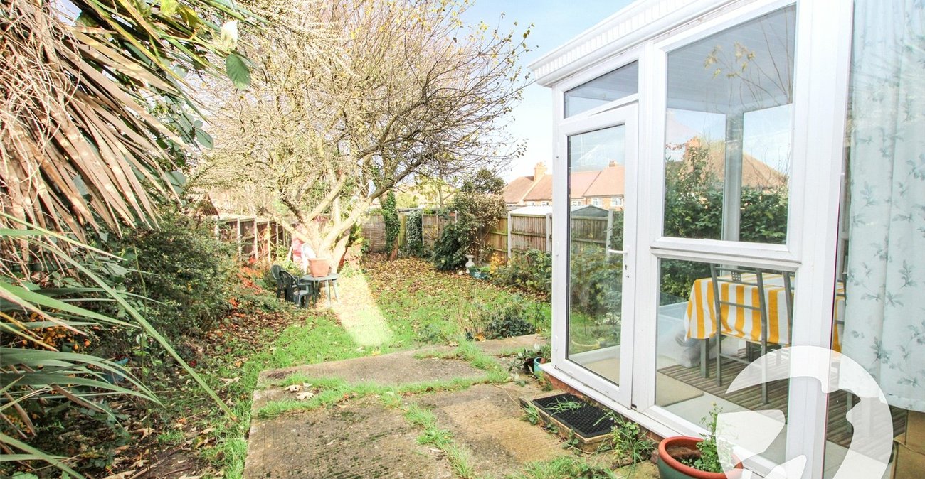 3 bedroom house for sale in London | Robinson Jackson