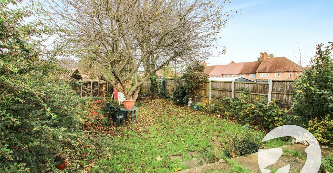 3 bedroom house for sale in London | Robinson Jackson