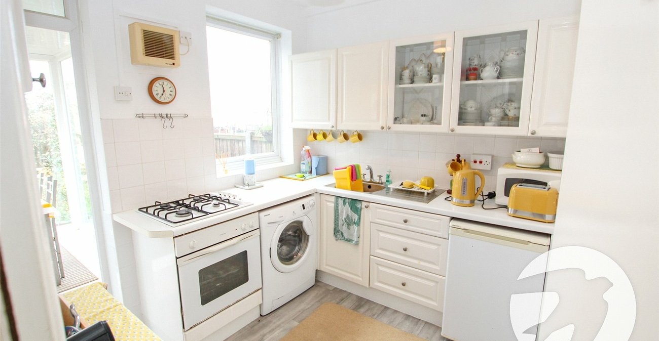 3 bedroom house for sale in London | Robinson Jackson