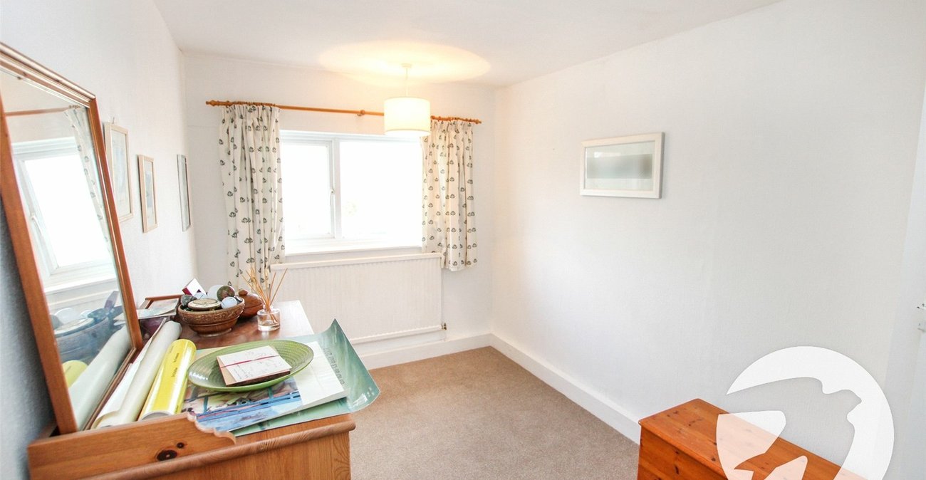 3 bedroom house for sale in London | Robinson Jackson