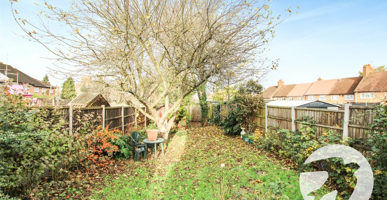 3 bedroom house for sale in London | Robinson Jackson