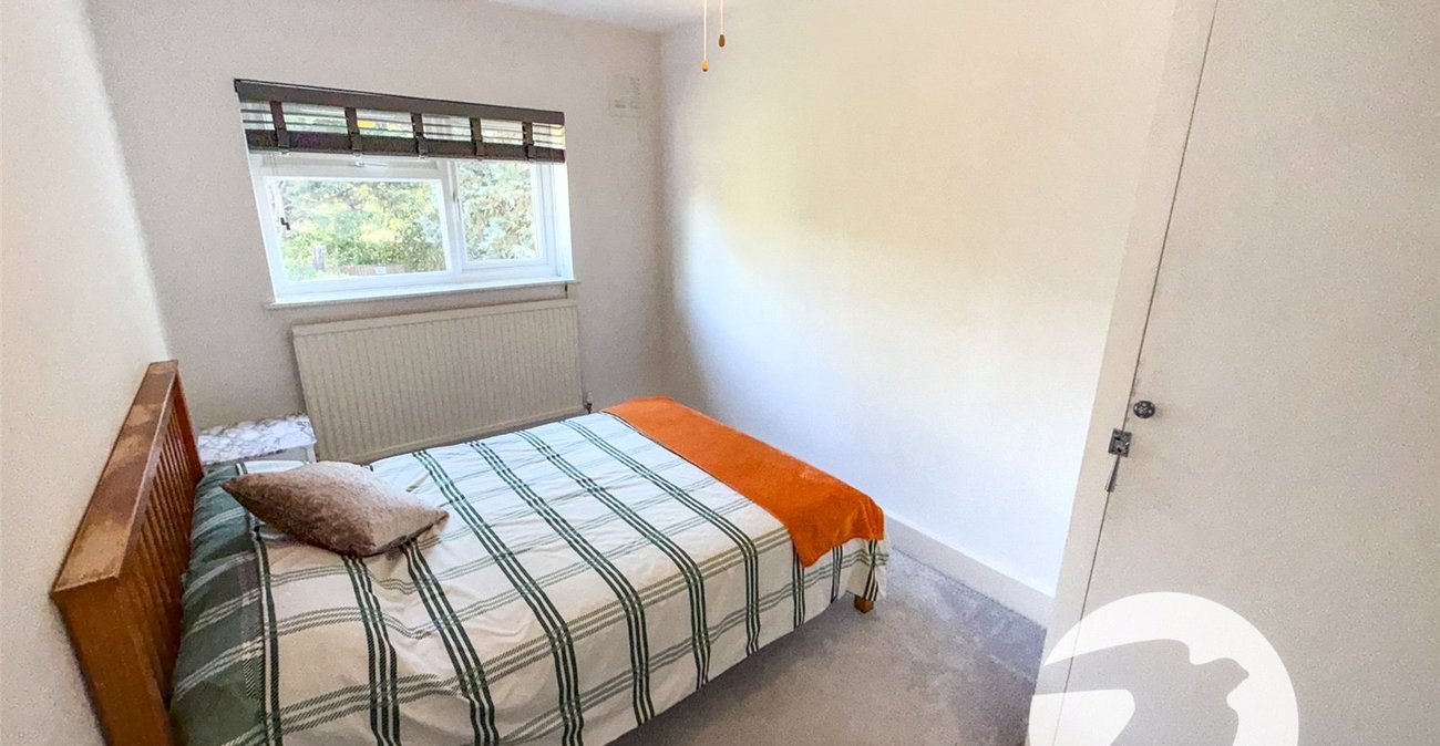 3 bedroom house for sale in London | Robinson Jackson