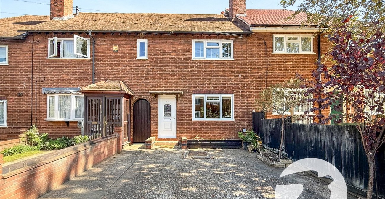 3 bedroom house for sale in London | Robinson Jackson