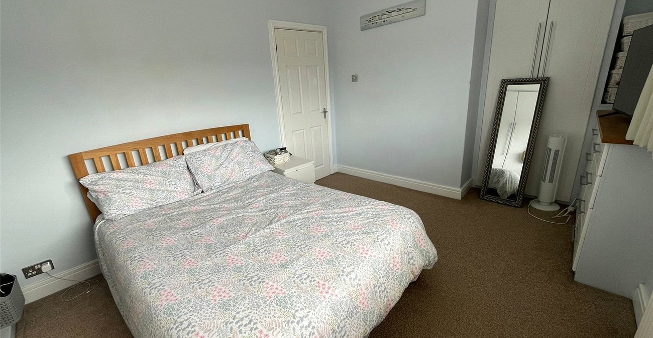 2 bedroom house for sale in Northfleet | Robinson Michael & Jackson