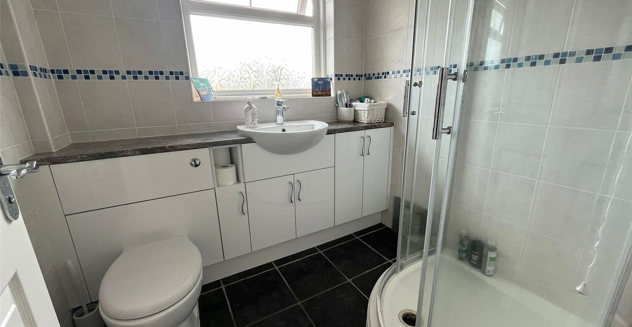 2 bedroom house for sale in Northfleet | Robinson Michael & Jackson