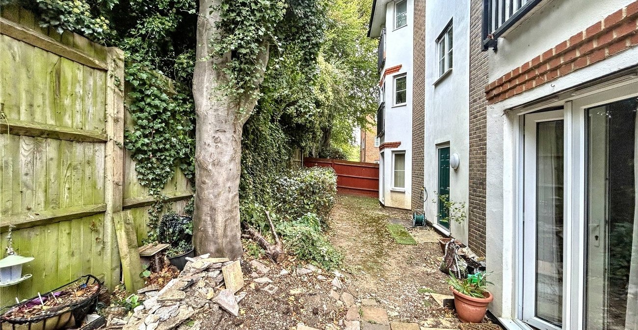 2 bedroom property for sale in Gillingham | Robinson Michael & Jackson