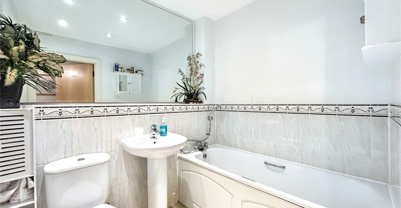 2 bedroom property for sale in Gillingham | Robinson Michael & Jackson