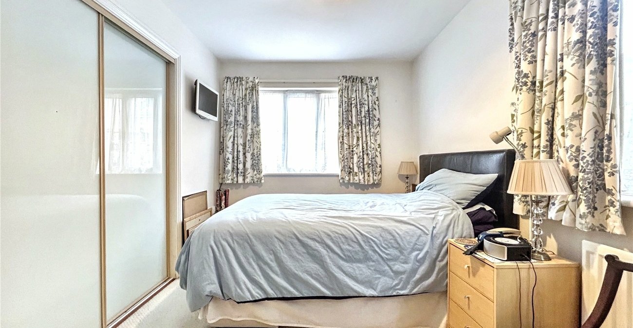 2 bedroom property for sale in Gillingham | Robinson Michael & Jackson