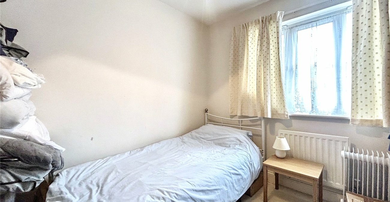 2 bedroom property for sale in Gillingham | Robinson Michael & Jackson