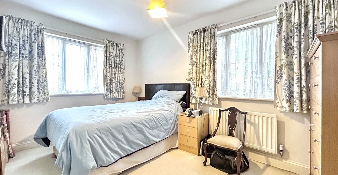 2 bedroom property for sale in Gillingham | Robinson Michael & Jackson