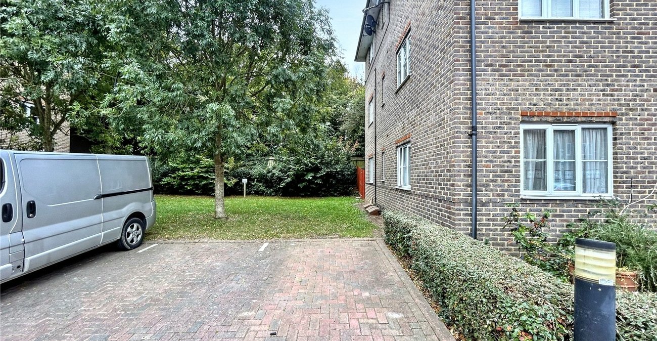 2 bedroom property for sale in Gillingham | Robinson Michael & Jackson