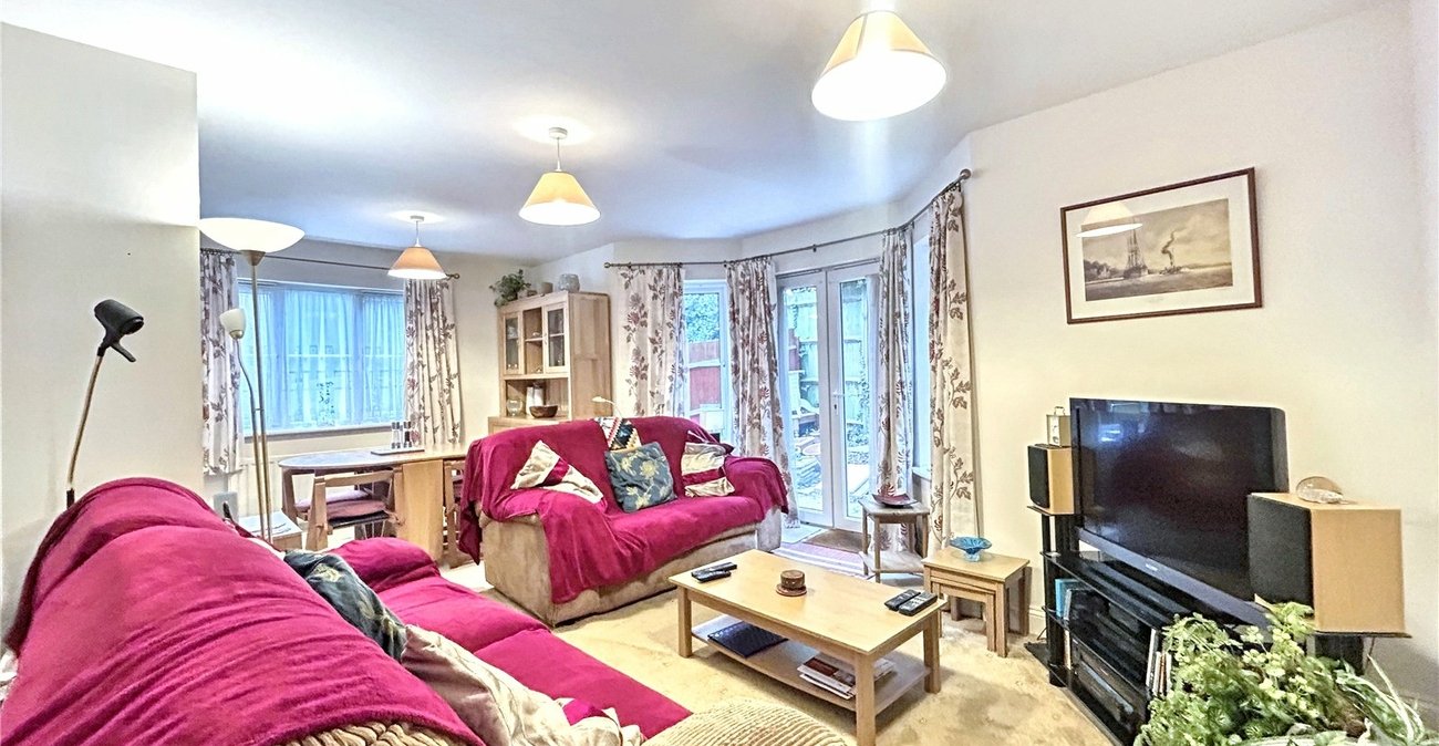 2 bedroom property for sale in Gillingham | Robinson Michael & Jackson