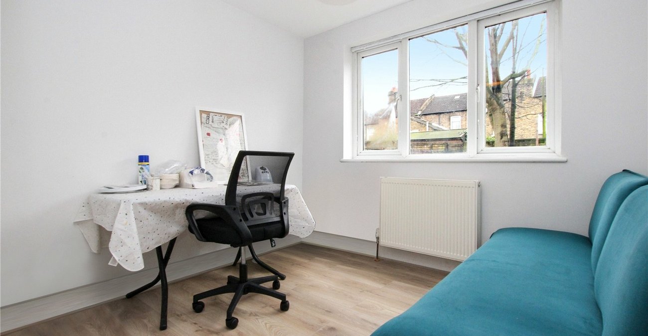 2 bedroom property for sale in London | Robinson Jackson