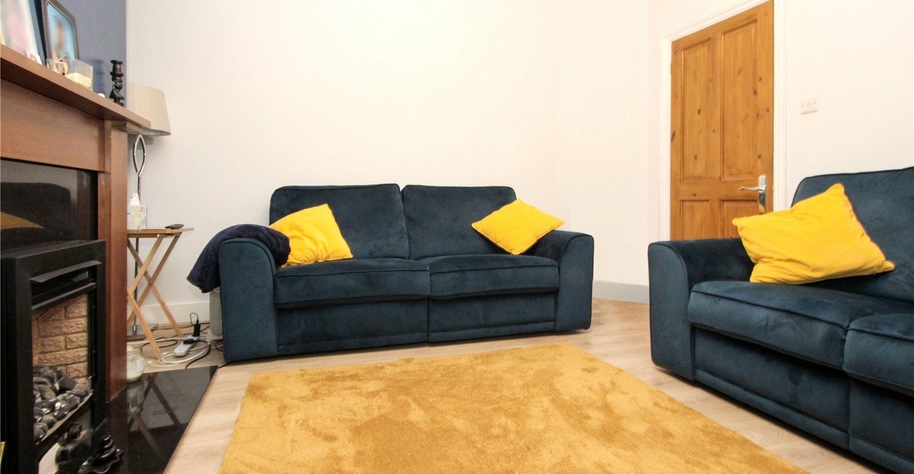 2 bedroom property for sale in London | Robinson Jackson