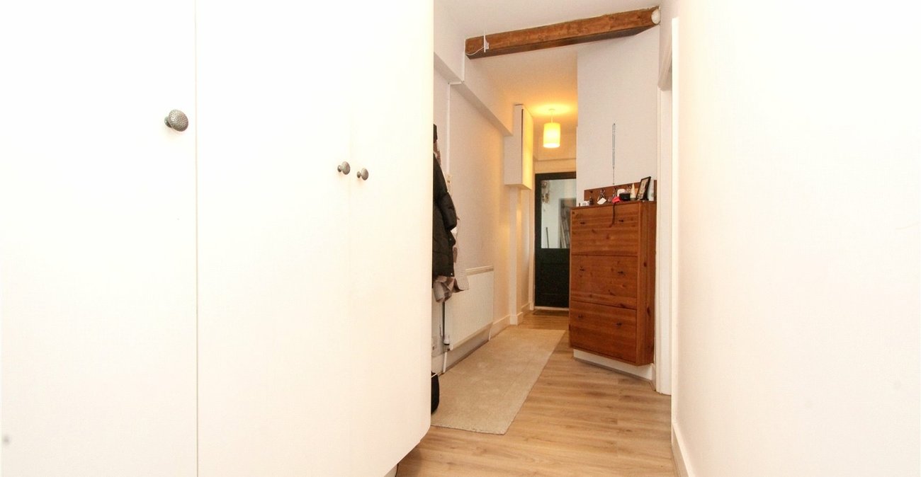 2 bedroom property for sale in London | Robinson Jackson