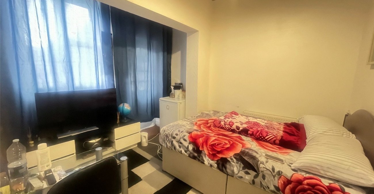 4 bedroom property for sale in Plumstead | Robinson Jackson