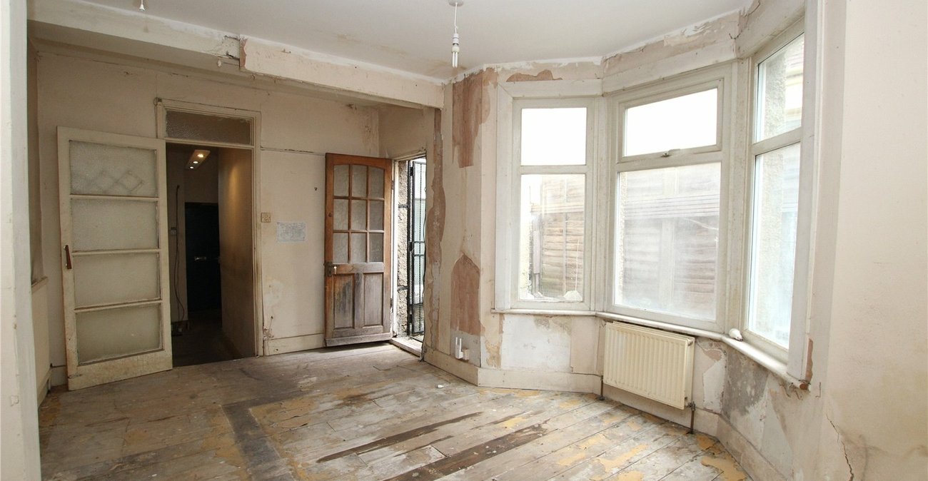 2 bedroom property for sale in Plumstead | Robinson Jackson