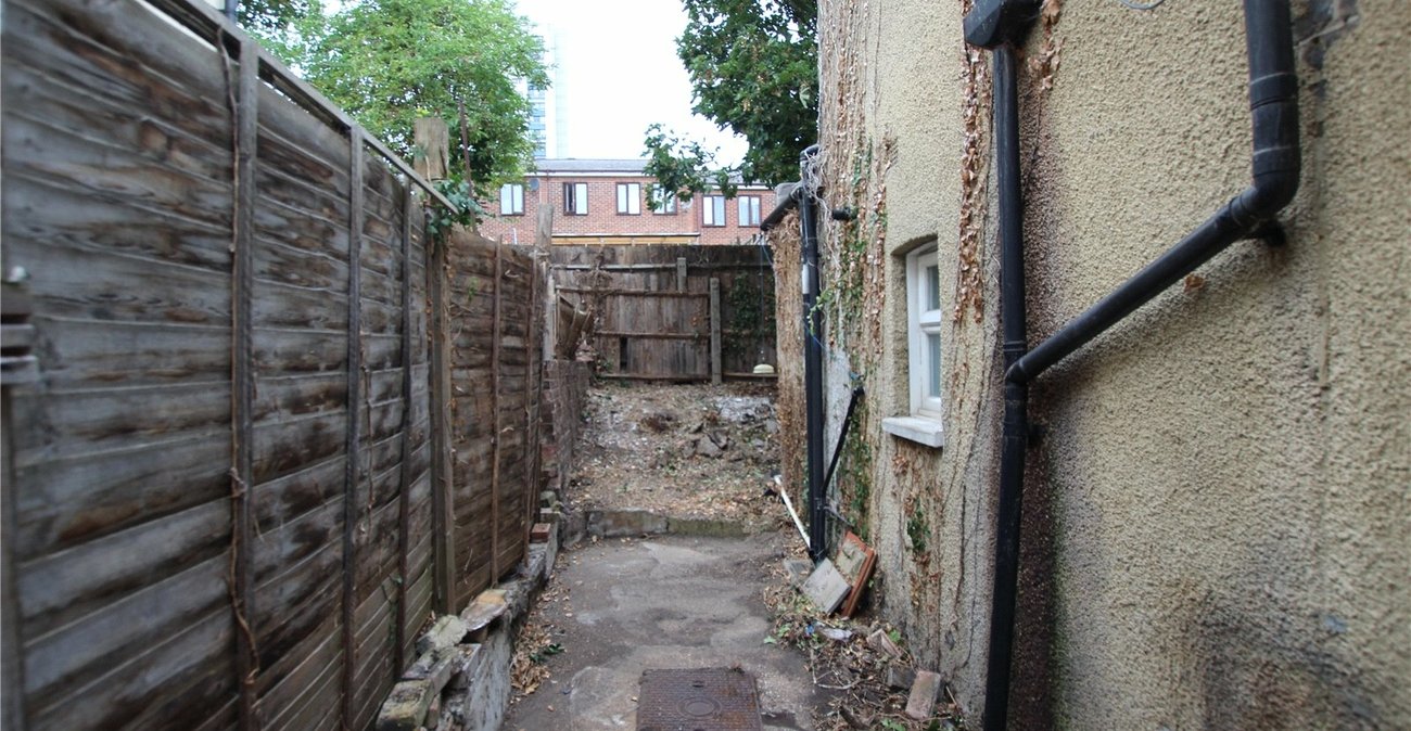 2 bedroom property for sale in Plumstead | Robinson Jackson