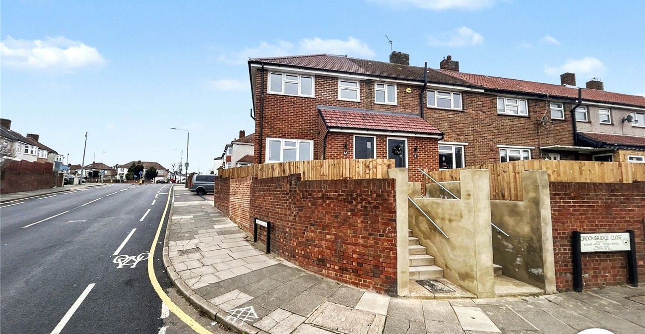 2 bedroom house for sale in Welling | Robinson Jackson