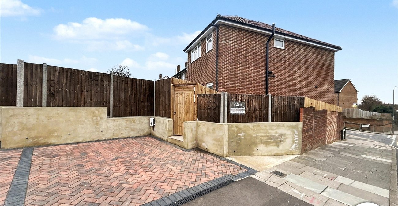 2 bedroom house for sale in Welling | Robinson Jackson