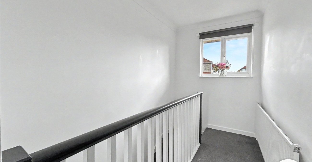 2 bedroom house for sale in Welling | Robinson Jackson