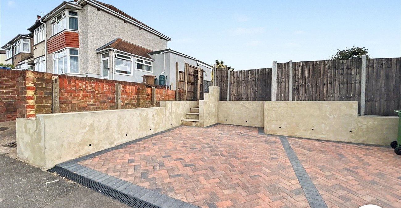 2 bedroom house for sale in Welling | Robinson Jackson
