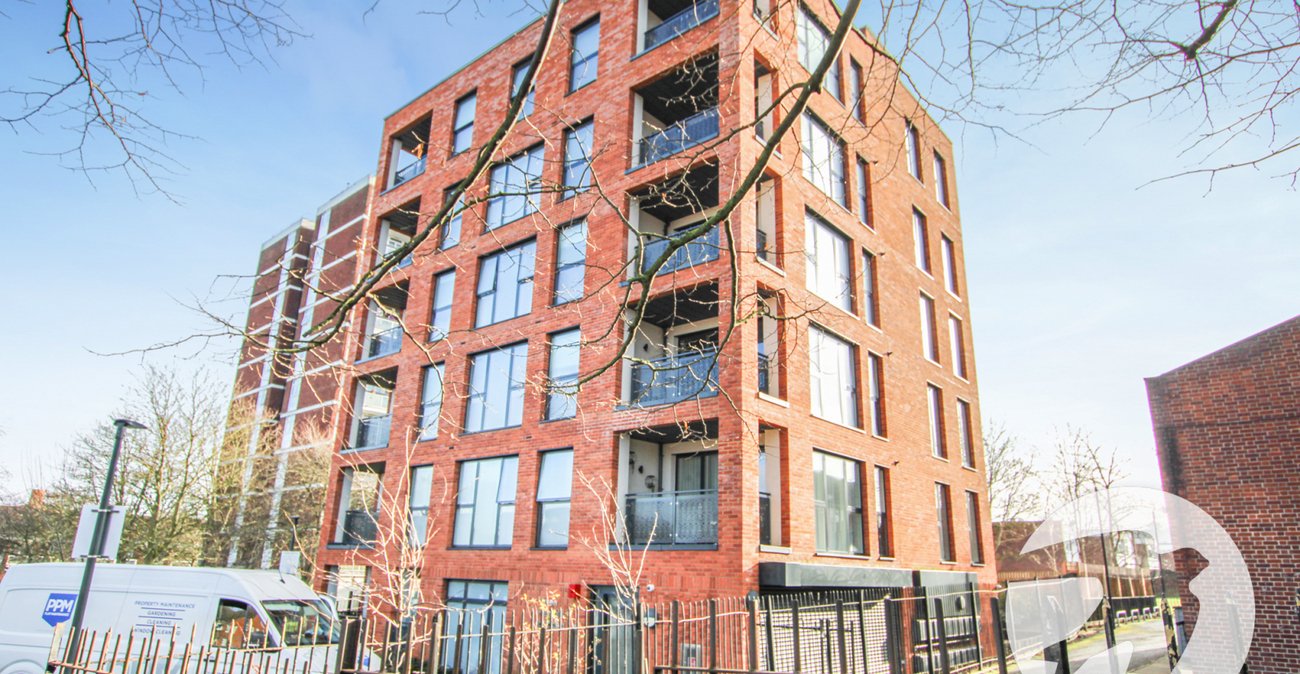 2 bedroom property for sale in London | Robinson Jackson