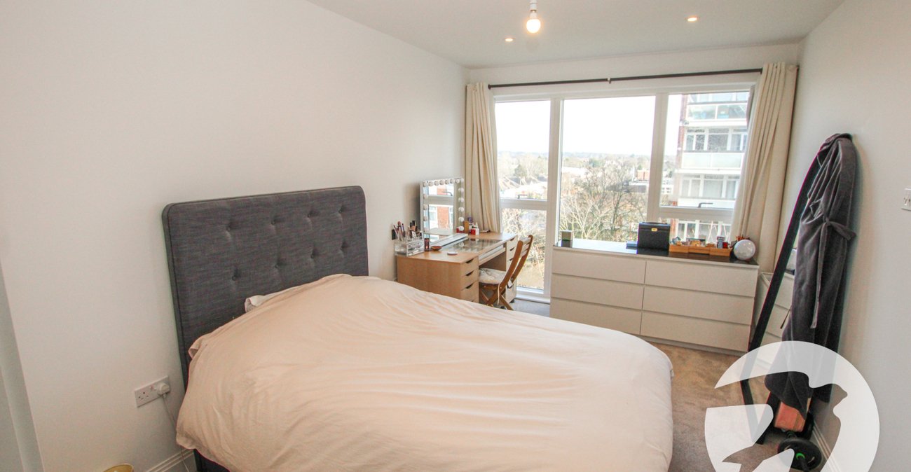 2 bedroom property for sale in London | Robinson Jackson