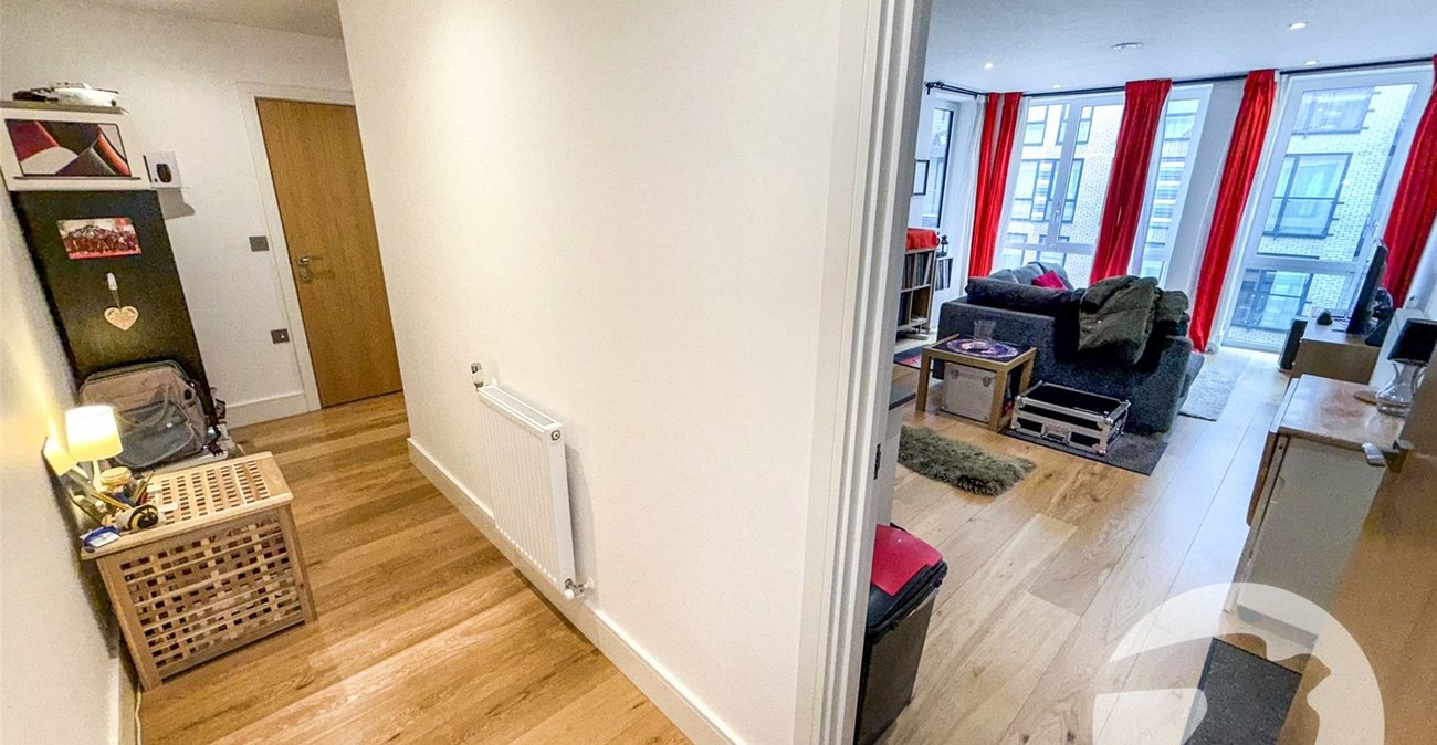 1 bedroom property for sale in London | Robinson Jackson