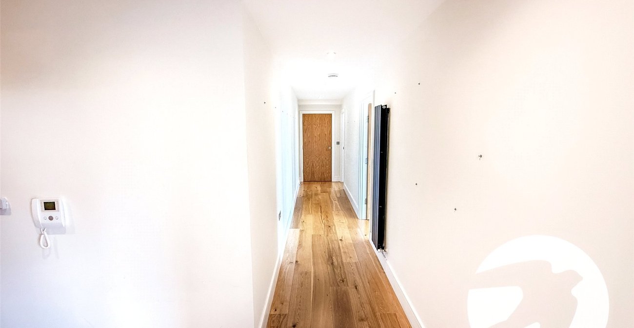 2 bedroom property for sale in London | Robinson Jackson