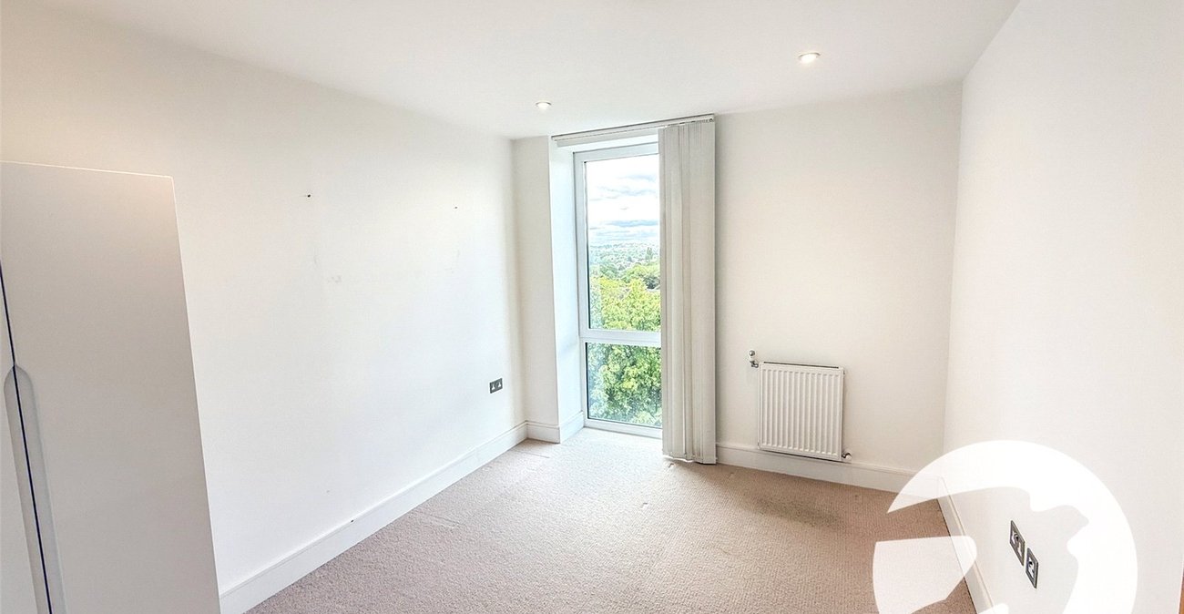 2 bedroom property for sale in London | Robinson Jackson