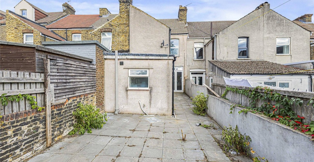 3 bedroom house for sale in Rochester | Robinson Michael & Jackson