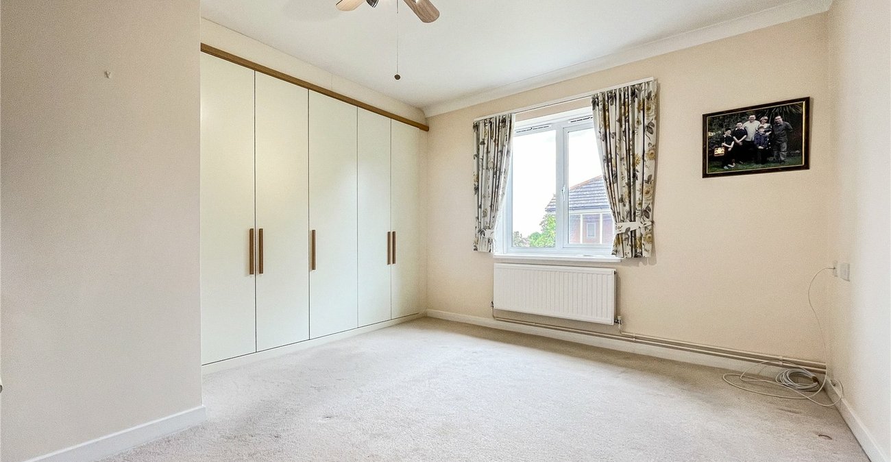 1 bedroom property for sale in Rainham | Robinson Michael & Jackson