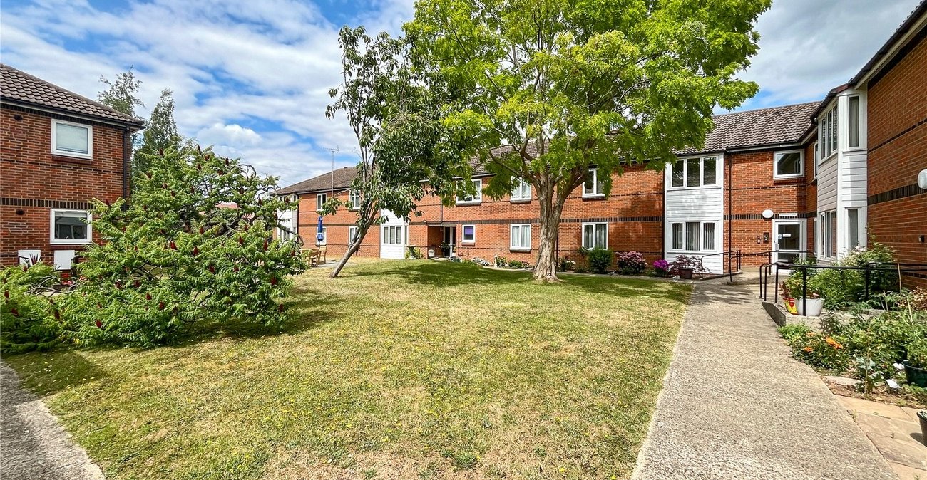 1 bedroom property for sale in Rainham | Robinson Michael & Jackson