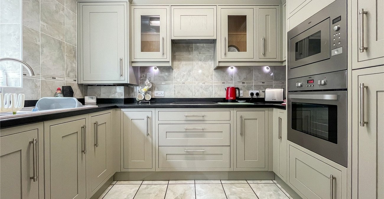 1 bedroom property for sale in Rainham | Robinson Michael & Jackson