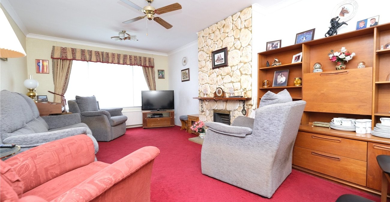 2 bedroom bungalow for sale in Swanscombe | Robinson Jackson