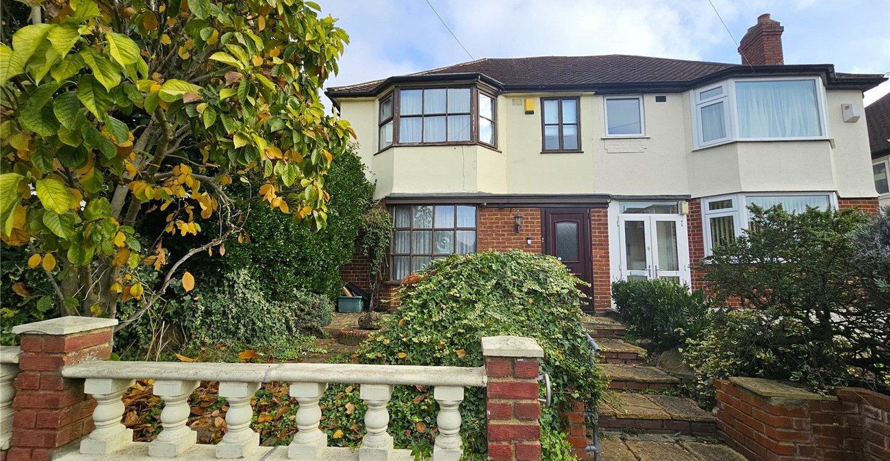 3 bedroom house for sale in Bromley | Robinson Jackson