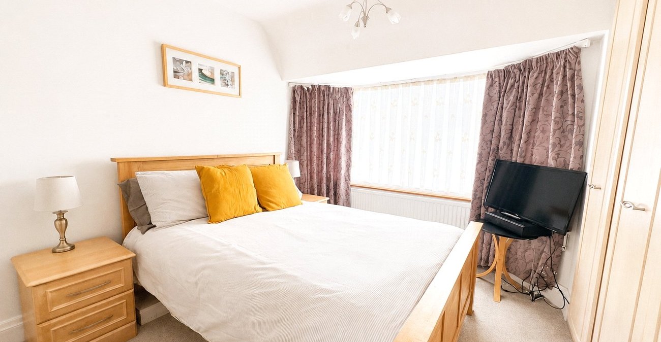 3 bedroom house for sale in Bromley | Robinson Jackson