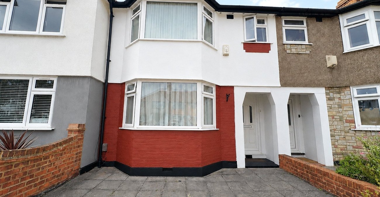 3 bedroom house for sale in Bromley | Robinson Jackson