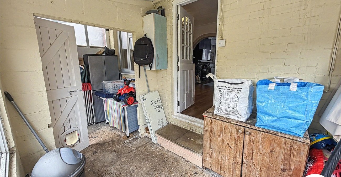 2 bedroom house for sale in Chatham | Robinson Michael & Jackson