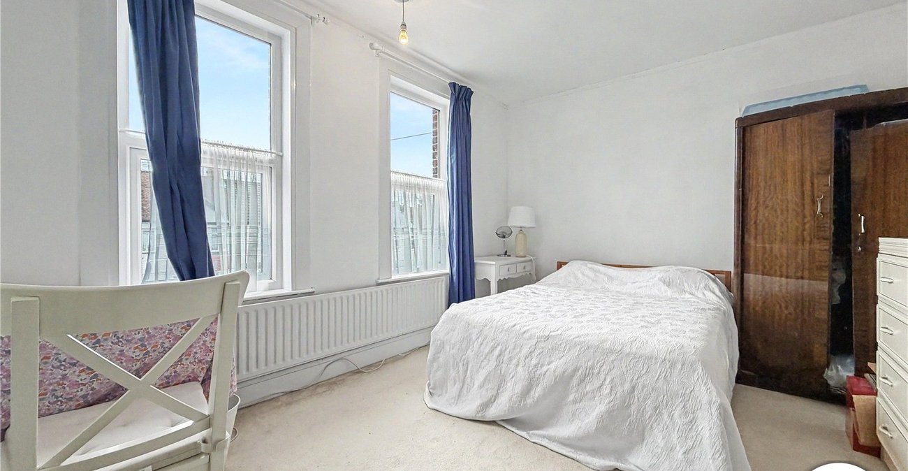 2 bedroom house for sale in Rochester | Robinson Michael & Jackson