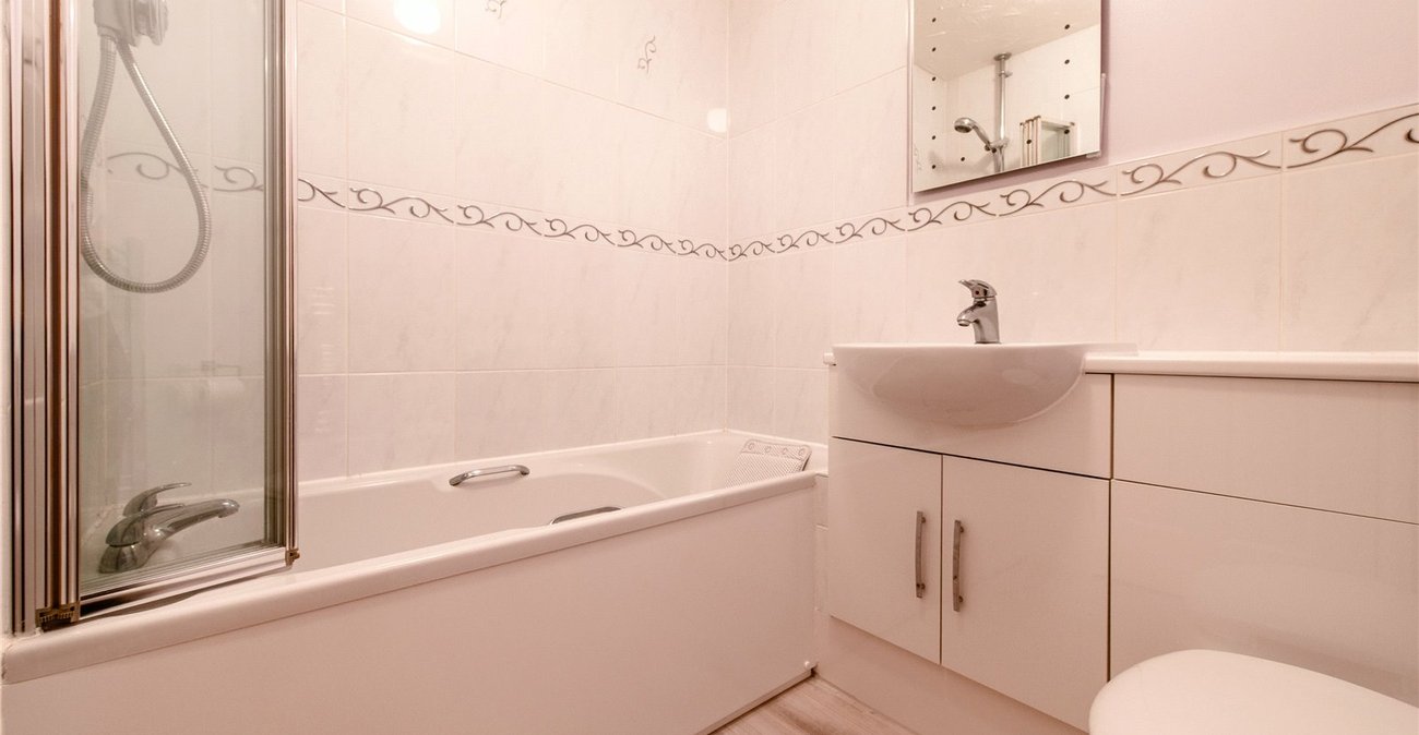 2 bedroom house for sale in Gravesend | Robinson Michael & Jackson