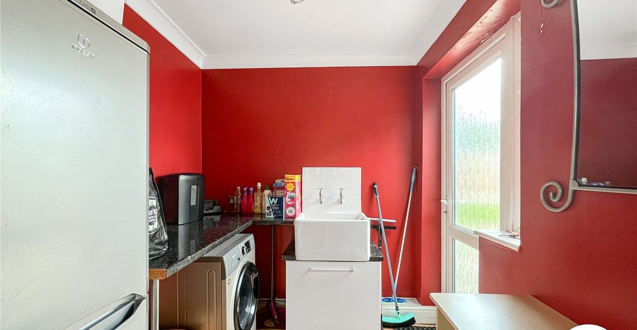 3 bedroom bungalow for sale in Sittingbourne | Robinson Michael & Jackson